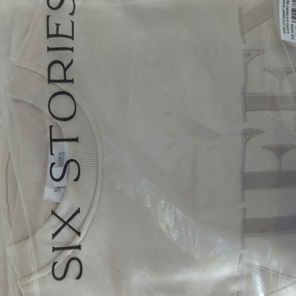 Six Stories Wifey Champagne Sweatshirt - Picture 4 of 6